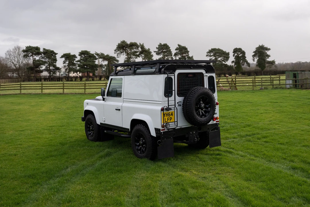 2014 Land Rover Defender 90 - Image 14 of 31