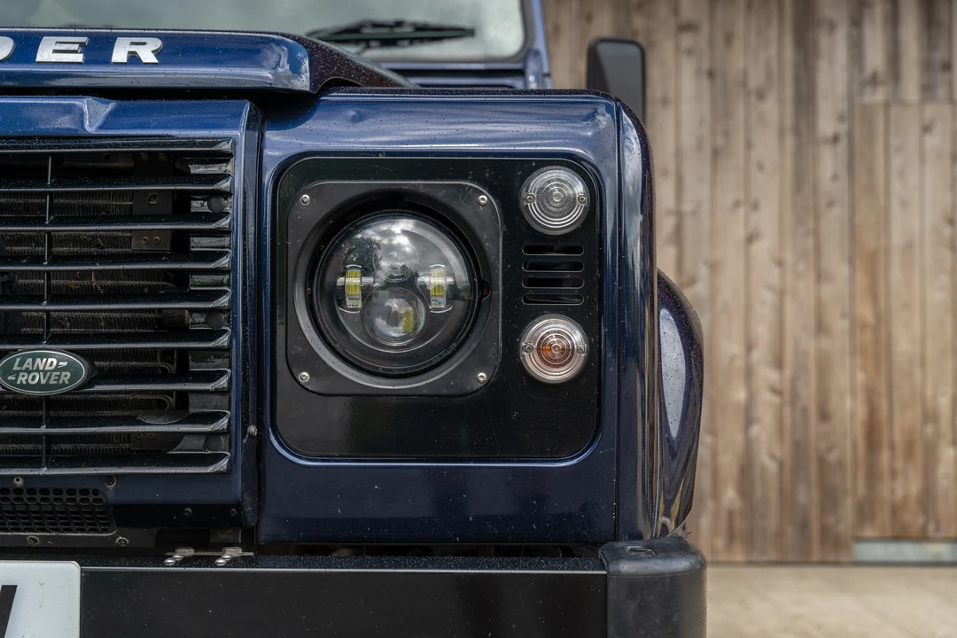 2014 Land Rover Defender 90 - Image 17 of 31