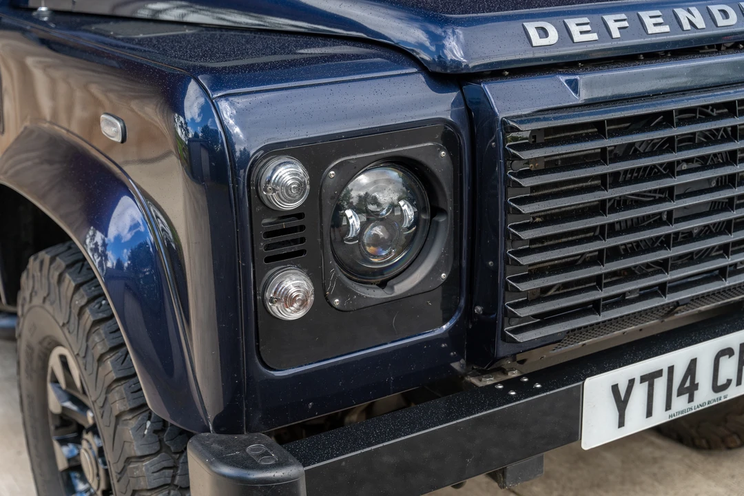 2014 Land Rover Defender 90 - Image 19 of 31
