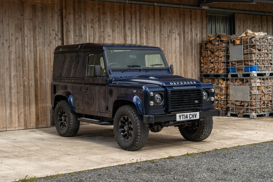 2014 Land Rover Defender 90 - Image 4 of 31