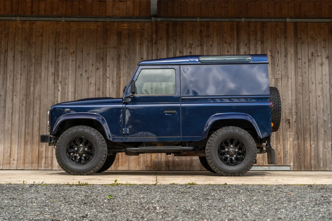 2014 Land Rover Defender 90 - Image 7 of 31
