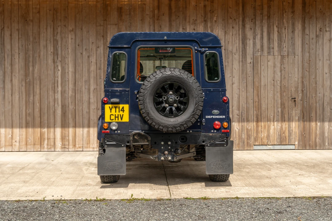 2014 Land Rover Defender 90 - Image 6 of 31