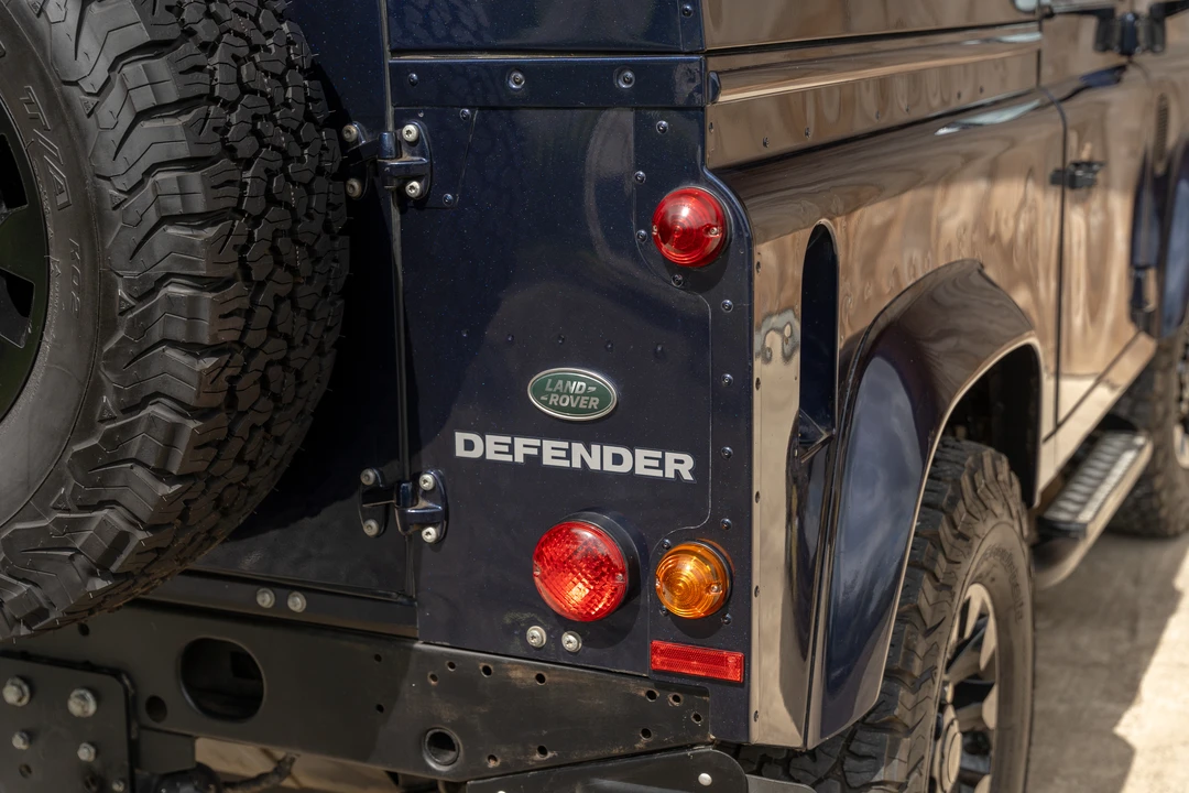 2014 Land Rover Defender 90 - Image 23 of 31