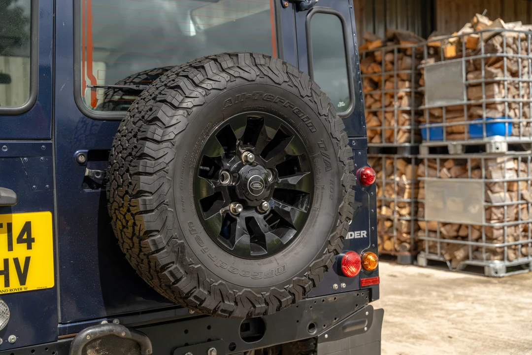 2014 Land Rover Defender 90 - Image 26 of 31