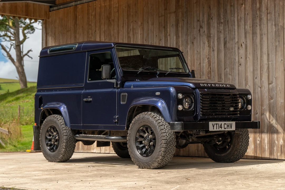 2014 Land Rover Defender 90 - Image 2 of 31