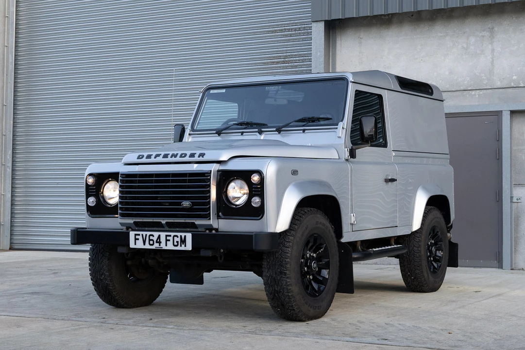 2014 Land Rover Defender 90 - Image 2 of 31