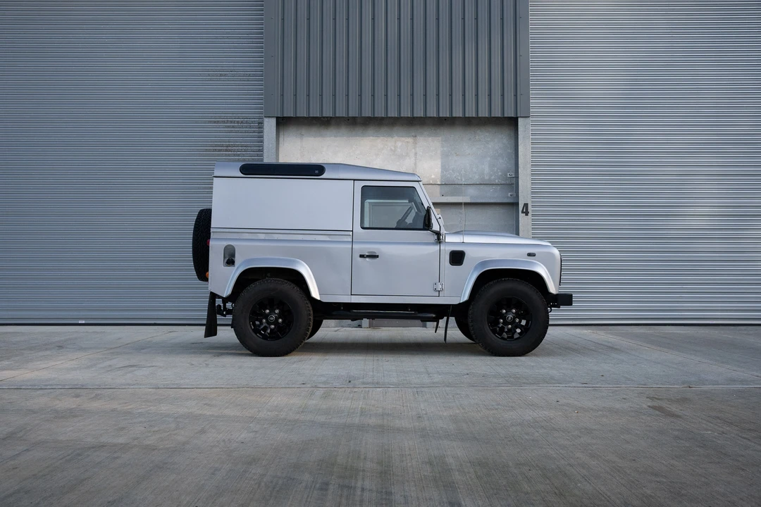 2014 Land Rover Defender 90 - Image 13 of 31