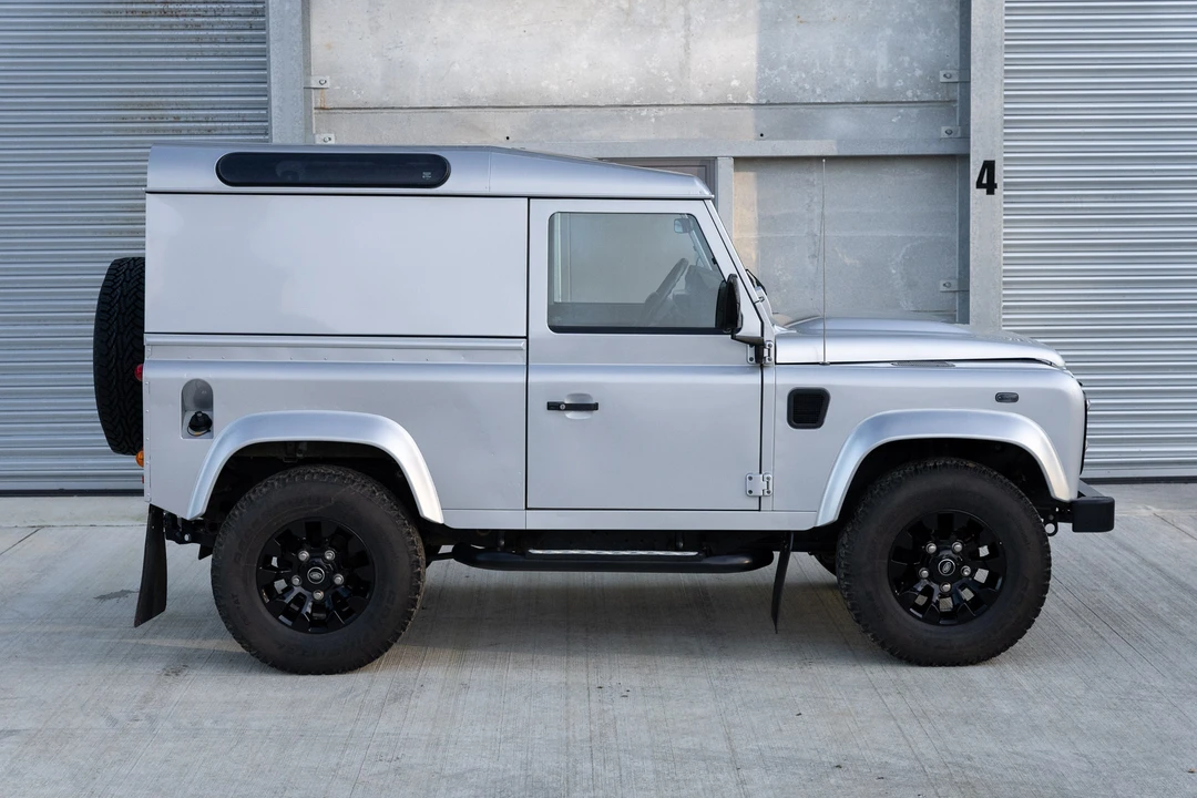 2014 Land Rover Defender 90 - Image 22 of 31