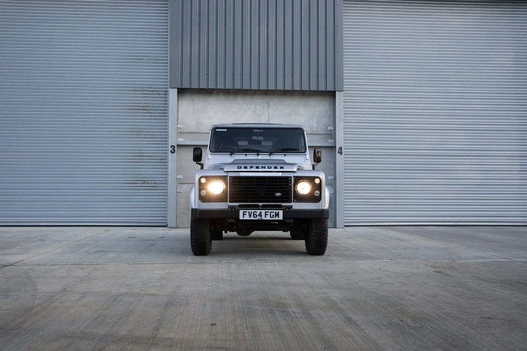 2014 Land Rover Defender 90 - Image 3 of 31