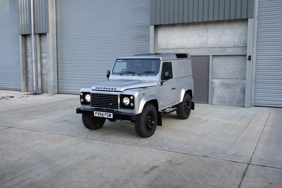 2014 Land Rover Defender 90 - Image 19 of 31