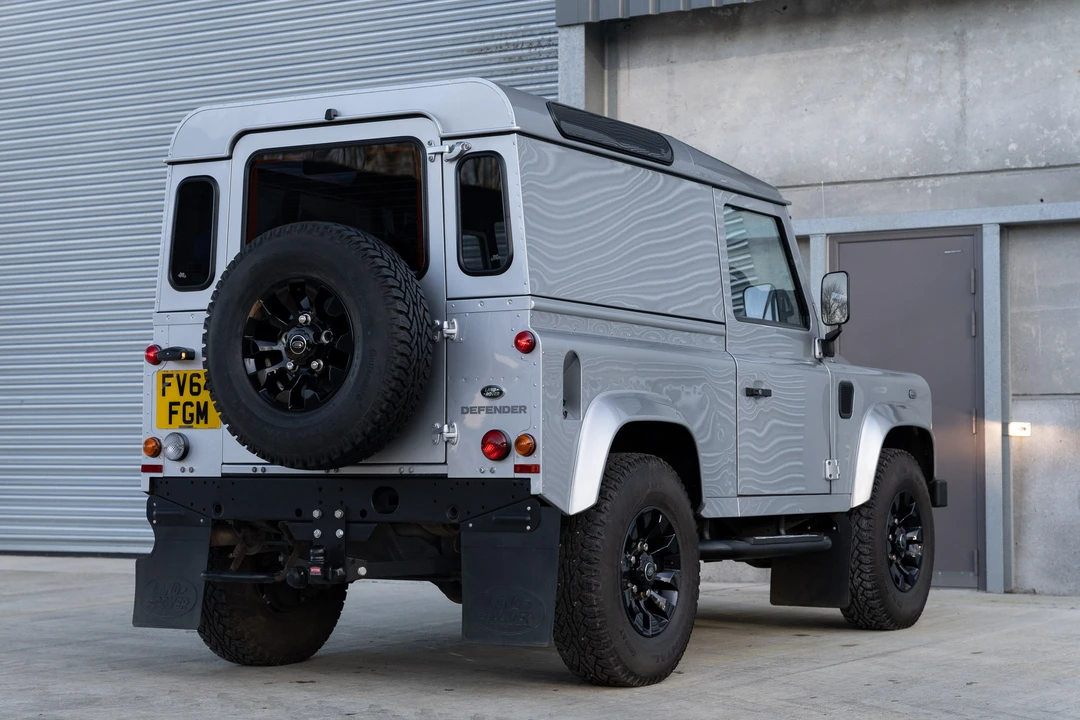 2014 Land Rover Defender 90 - Image 14 of 31