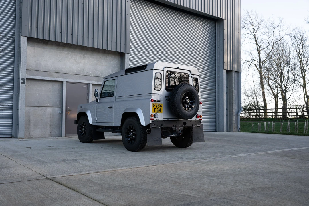2014 Land Rover Defender 90 - Image 8 of 31