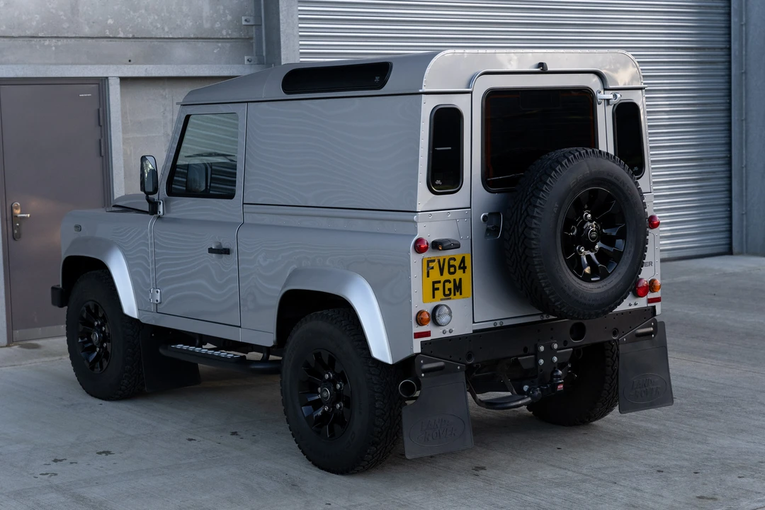 2014 Land Rover Defender 90 - Image 16 of 31