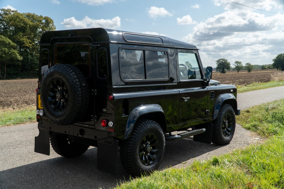 2014 Land Rover Defender 90 - Image 4 of 31