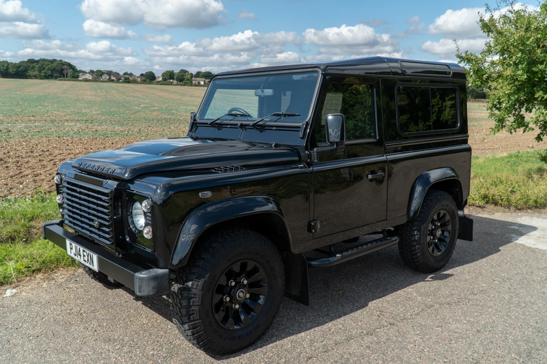 2014 Land Rover Defender 90 - Image 3 of 31
