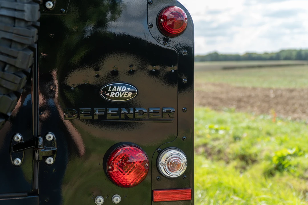 2014 Land Rover Defender 90 - Image 16 of 31