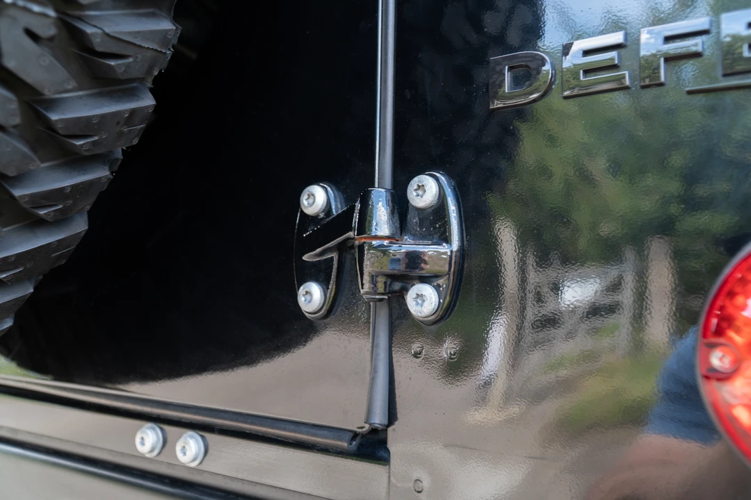 2014 Land Rover Defender 90 - Image 19 of 31