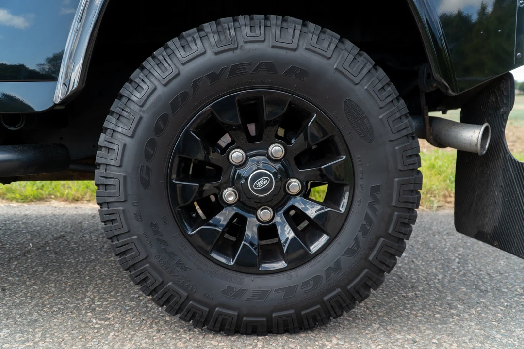2014 Land Rover Defender 90 - Image 24 of 31