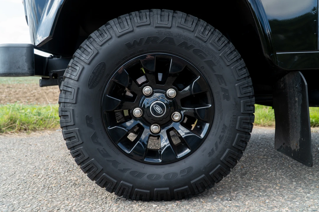 2014 Land Rover Defender 90 - Image 25 of 31