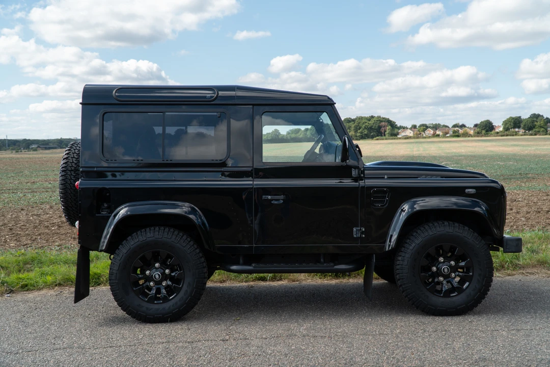 2014 Land Rover Defender 90 - Image 9 of 31