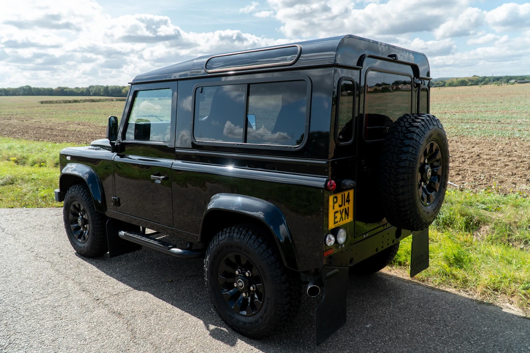 2014 Land Rover Defender 90 - Image 8 of 31