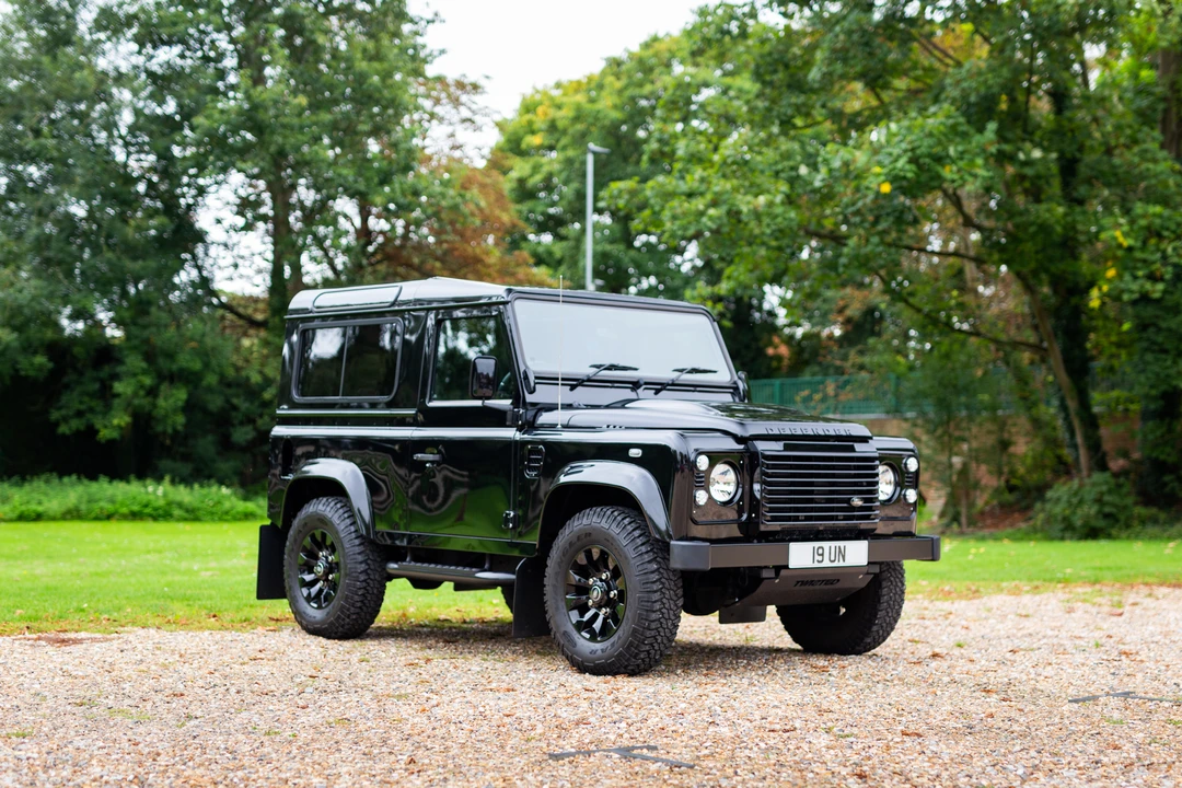 2014 Land Rover Defender 90 - Image 4 of 31
