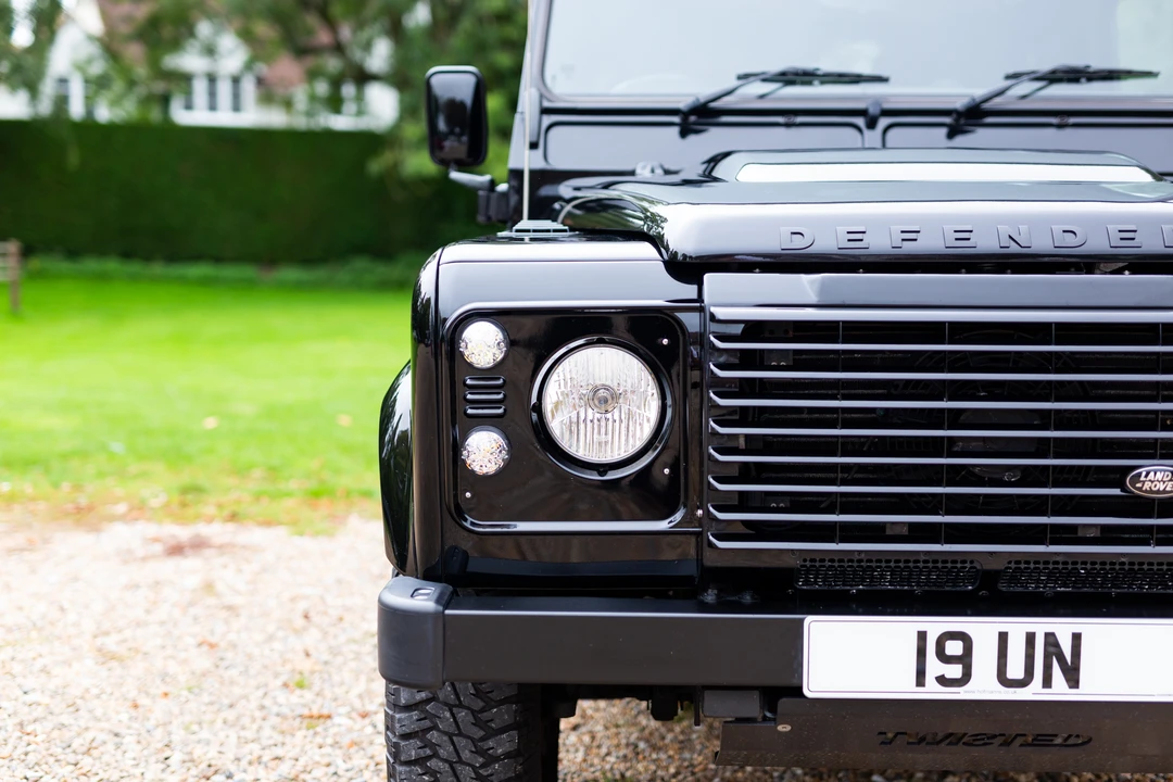 2014 Land Rover Defender 90 - Image 6 of 31
