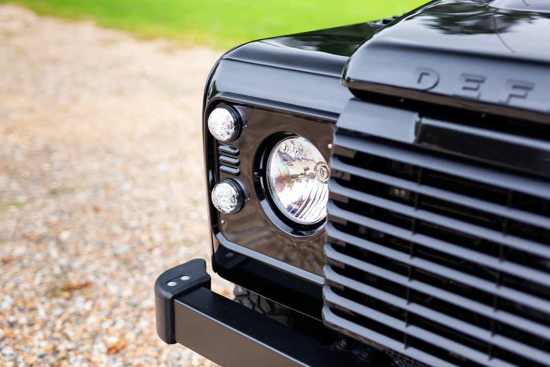 2014 Land Rover Defender 90 - Image 15 of 31