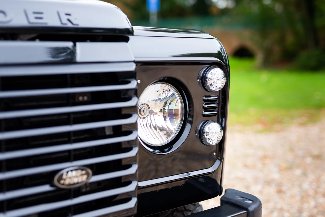 2014 Land Rover Defender 90 - Image 16 of 31
