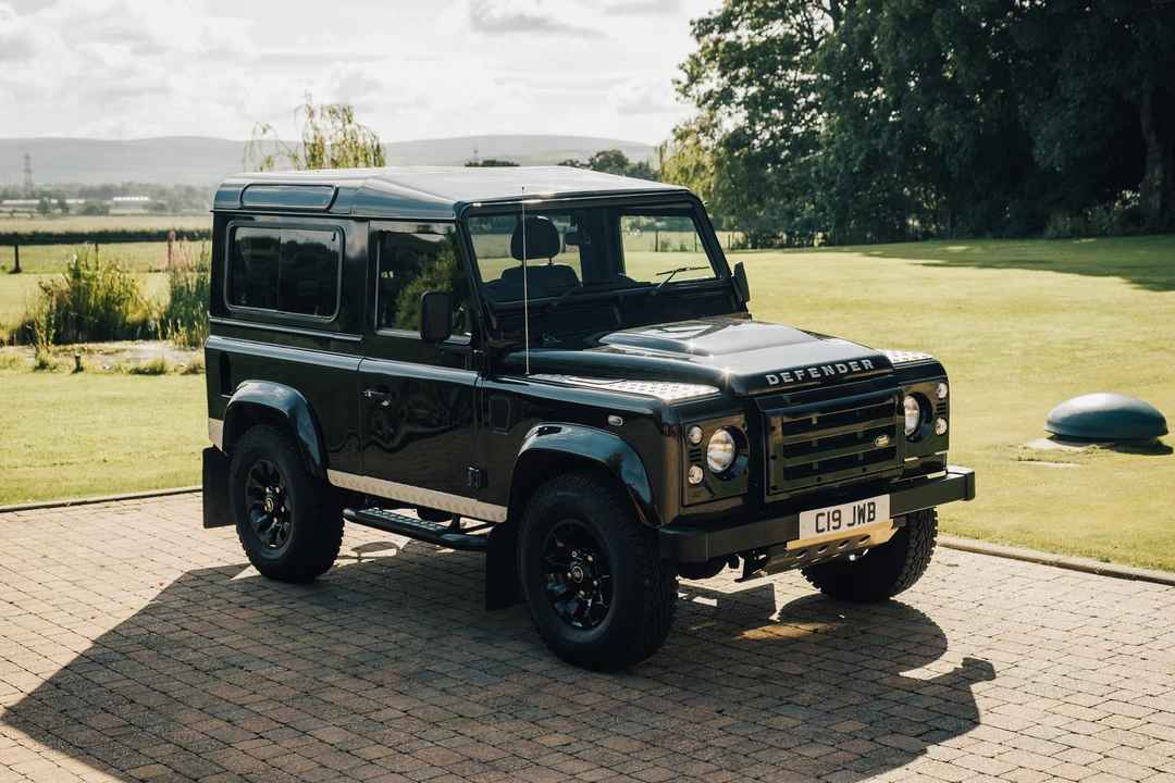 2014 Land Rover Defender 90 - Image 11 of 31