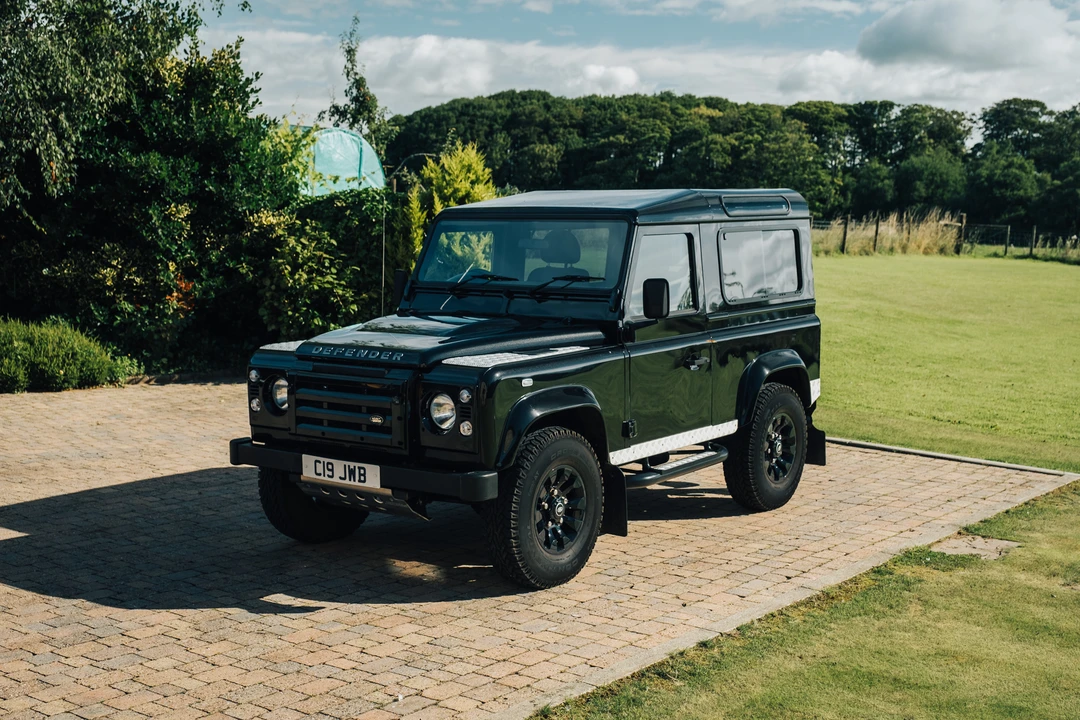 2014 Land Rover Defender 90 - Image 4 of 31