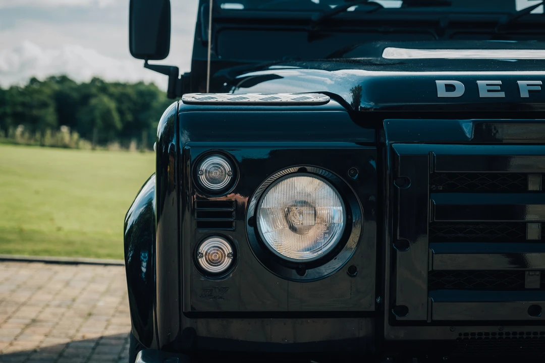 2014 Land Rover Defender 90 - Image 19 of 31