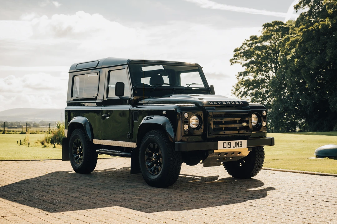 2014 Land Rover Defender 90 - Image 10 of 31