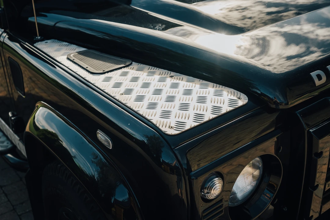 2014 Land Rover Defender 90 - Image 25 of 31