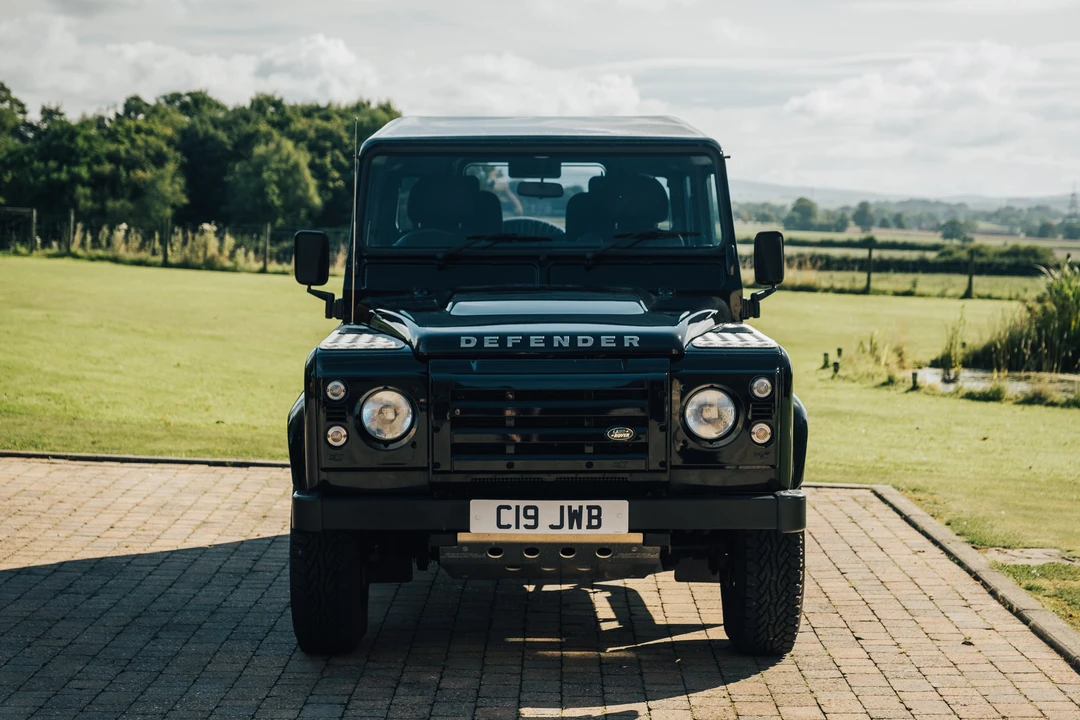 2014 Land Rover Defender 90 - Image 13 of 31