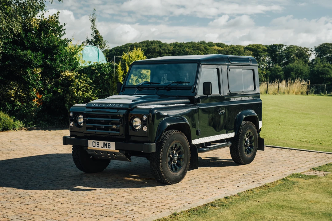 2014 Land Rover Defender 90 - Image 14 of 31