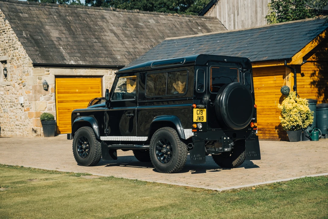 2014 Land Rover Defender 90 - Image 6 of 31