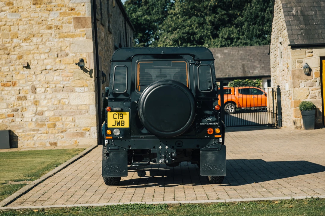 2014 Land Rover Defender 90 - Image 7 of 31