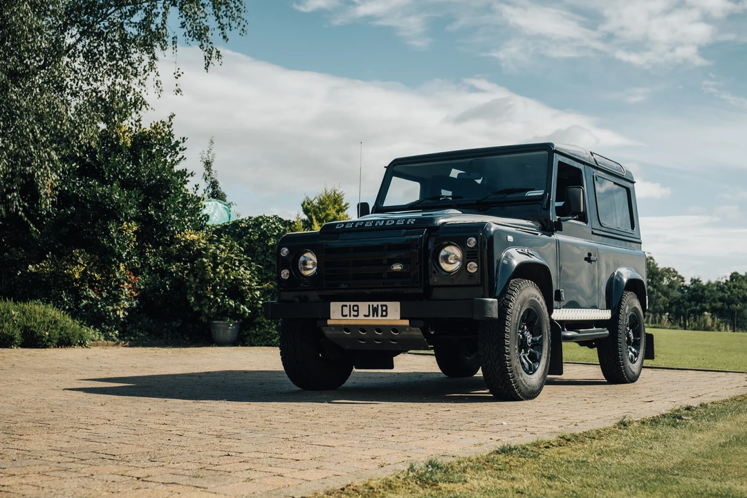 2014 Land Rover Defender 90 - Image 15 of 31