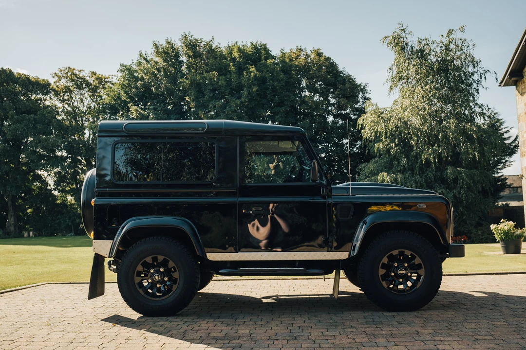 2014 Land Rover Defender 90 - Image 9 of 31
