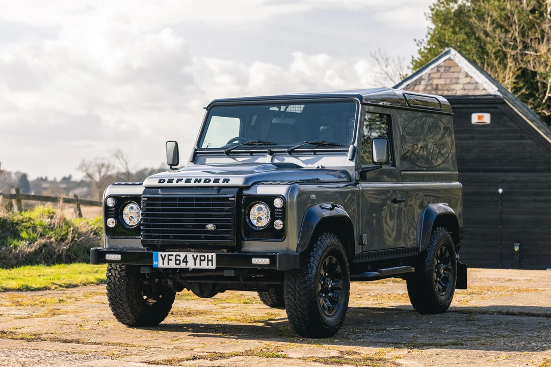 2014 Land Rover Defender 90 - Image 2 of 31