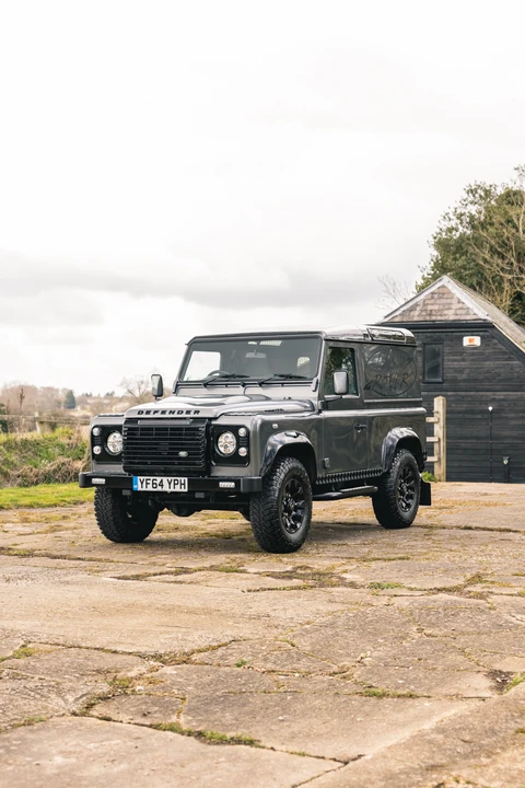 2014 Land Rover Defender 90 - Image 4 of 31