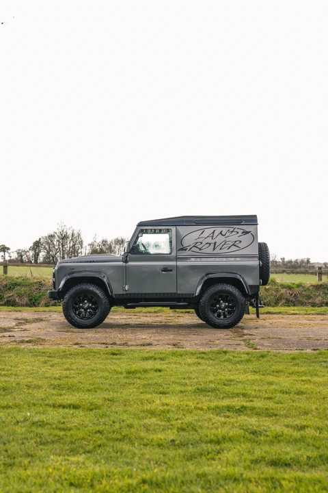 2014 Land Rover Defender 90 - Image 7 of 31