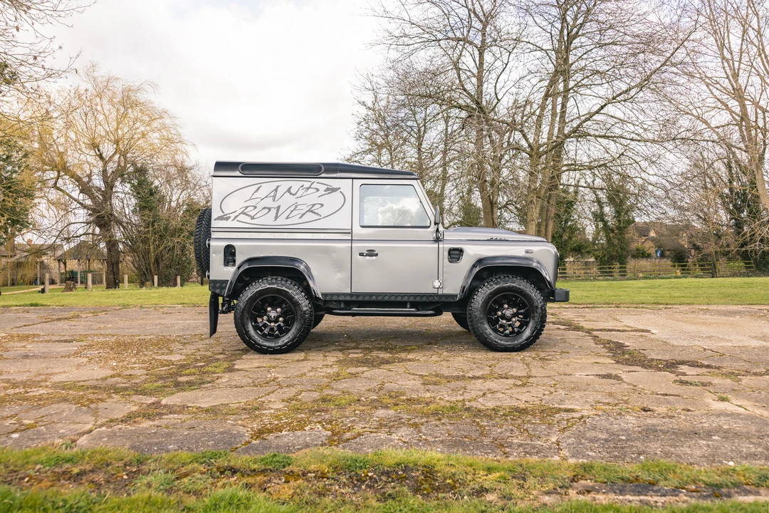2014 Land Rover Defender 90 - Image 14 of 31