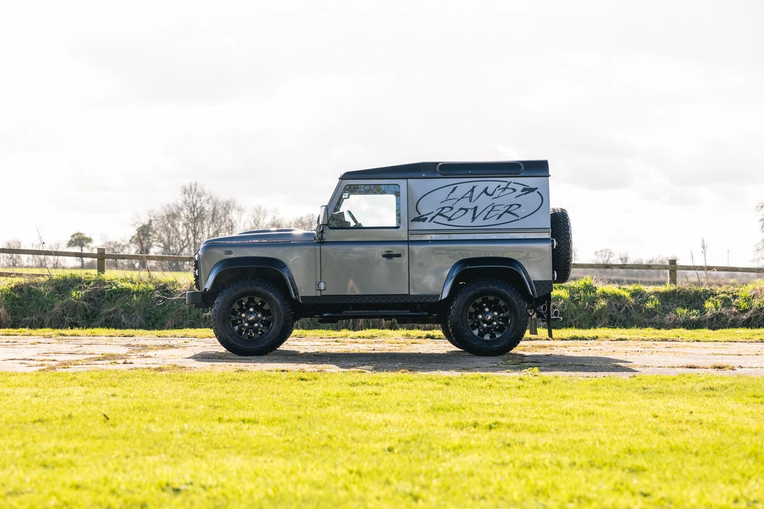 2014 Land Rover Defender 90 - Image 22 of 31