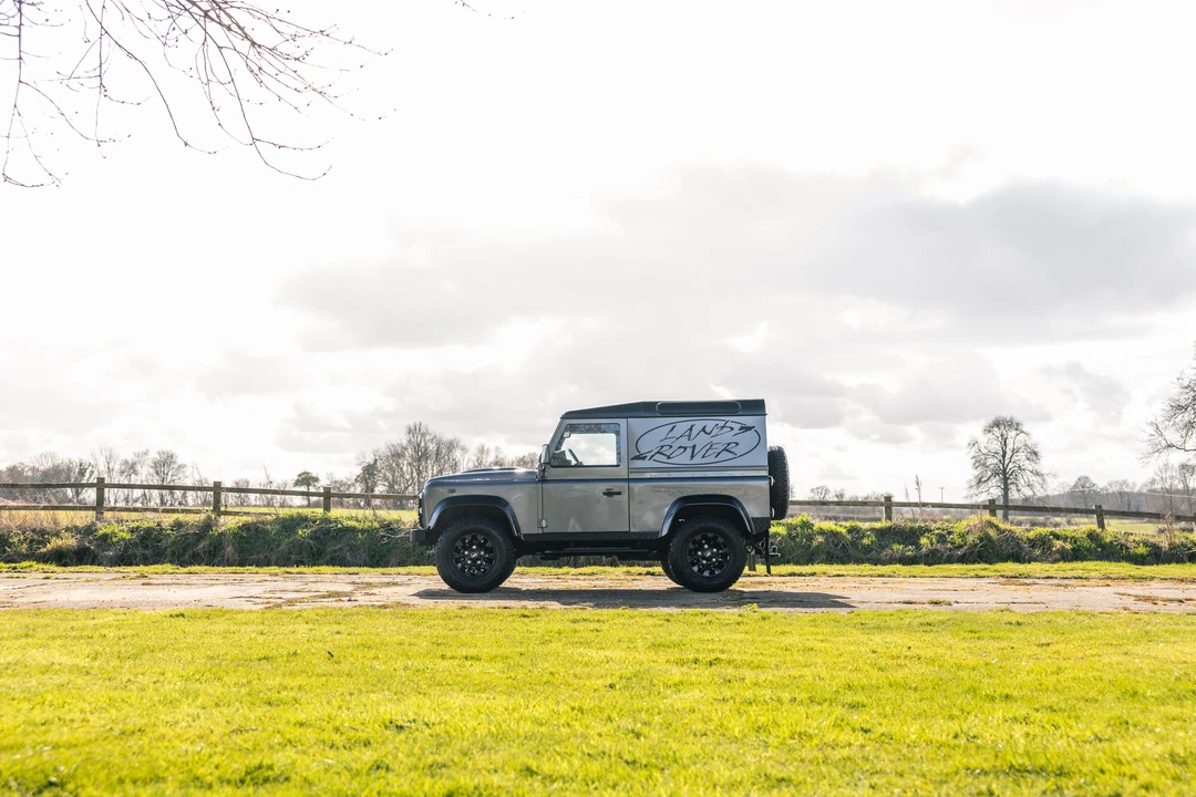 2014 Land Rover Defender 90 - Image 23 of 31