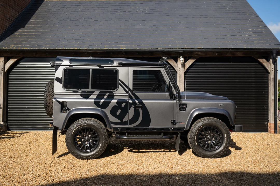 2014 Land Rover Defender 90 - Image 5 of 31