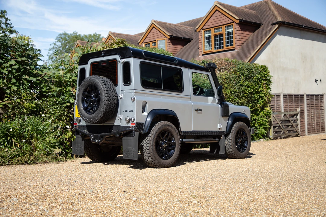 2014 Land Rover Defender 90 - Image 14 of 31