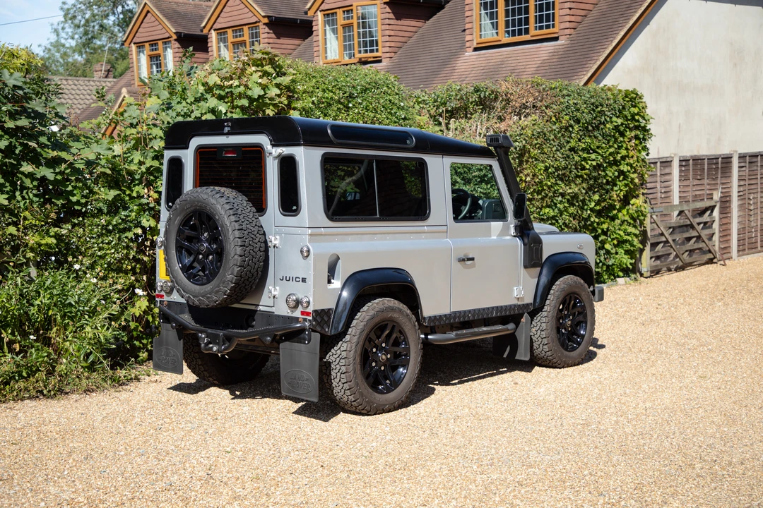 2014 Land Rover Defender 90 - Image 6 of 31