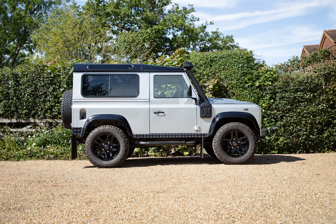 2014 Land Rover Defender 90 - Image 13 of 31